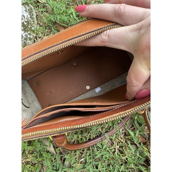 Vintage Dooney & Bourke AWL Satchel Doctor Bag Brown Leather British Tan W STRAP - Picture 13 of 16